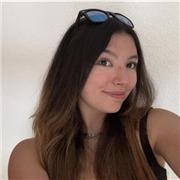 Estudiante Universitaria de Estudios Ingleses en tercero de carrera, motivada a dar clases a niños y niñas hasta bachillerato